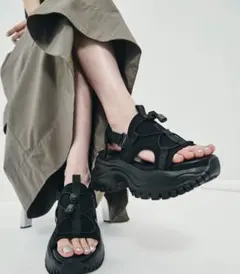 studious 厚底サンダル　サイズ1のサムネイル