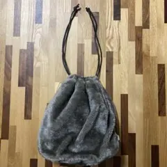 巾着バッグ　ファーバッグ　軽量　かわいい　ふわふわ