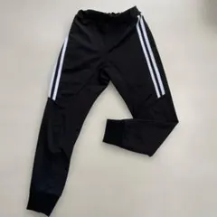キッズ　子供　ライン入り　ジャージ　１３０センチ　長ズボン