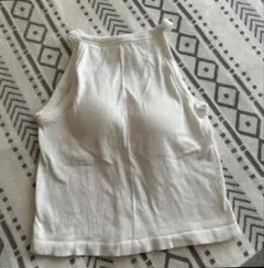 ホワイトリブ編みノースリーブキャミソール