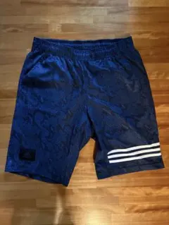 adidas ネイビー パターンショートパンツ