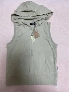 コムサイズム 110cm フルジップアップ フード付きパーカー ベスト