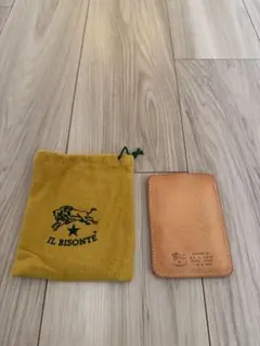 IL BISONTE レザー パスケース 収納袋付き