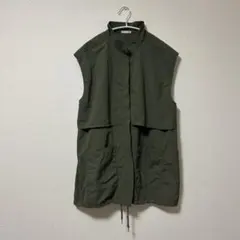 ベスト　カーキー　Mサイズ　春秋　アウトドアにも