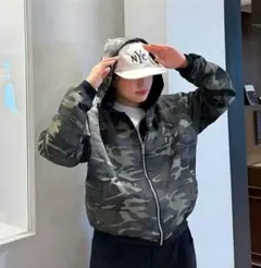 短丈ジップパーカー