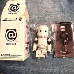 BE@RBRICK × JAKUETS フィギュア ベアブリック ジャクエツ - メルカリ