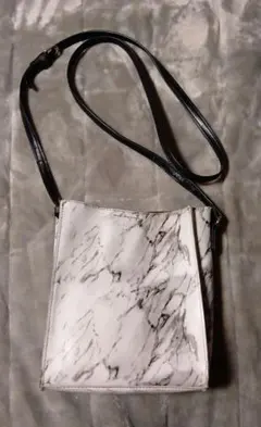 Item thumbnail for item 06fd35f7-c73e-46cc-8f09-5fa404323684