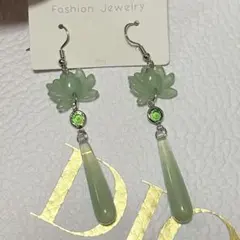 月*英様 未使用 グリーン 蓮の花 フラワーモチーフ ピアス