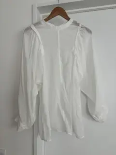 未使用 シアー ブラウス バンドカラー 袖ボリューム 白 ホワイト