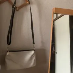 D.KELLY ショルダーバッグ ホワイト ブラック