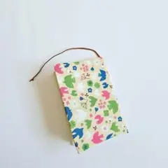 北欧風　鳥たちのブックカバー【文庫本】