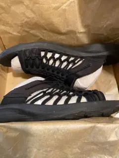 KEEN UNEEK SNK SLIDE ブラック/ブラック US 10