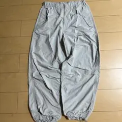 GU ライトグレー ゴムウエストナイロンパンツ
