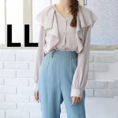 MUMU & Co. フリルVネックブラウス オフベージュ LL - メルカリ