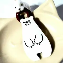 ＊くまさんのブローチ＊65　くま　ブローチ　刺繍　クマ　北欧　白　モノクロ　動物