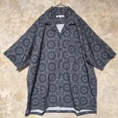 SUGGESTION　オープンカラーシャツ　ダークトーン　総柄デザイン　シャツのサムネイル