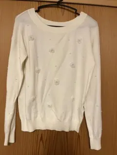 花刺繍ホワイトニットセーター 長袖
