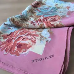 ♪ペイトンプレイス✿華やかな薔薇のスカーフ✿　　 シルク100%　正方形のサムネイル