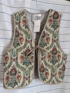 早い者勝ち☆新品タグ付き☆ベスト☆ゴブラン☆花柄 ☆ジレ☆レディース