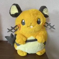 ポケモンセンター限定ポンチョを着たピカチュウぬいぐるみ(メガ