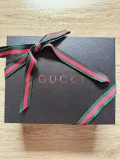 GUCCI ギフトボックス 中型 黒☆リボン付き☆