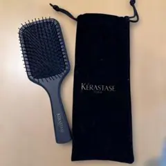 Kérastase ケラスターゼブラックヘアブラシ 専用ポーチ付きのサムネイル