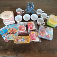 アンパンマン　おしゃぶり　食器　虫よけシール　だだんだんフィギュア　などおまとめのサムネイル