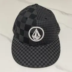 【 VOLCOM 】 FLEXFIT 210 FITTED キャップ