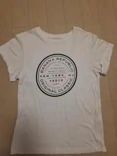バナナリパブリック　Tシャツ