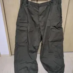 ユニクロU ワイドフィットカーゴパンツのサムネイル