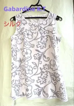 Gabardine K.T ギャバジン　花柄刺繍 シルクノースリーブ トップスのサムネイル