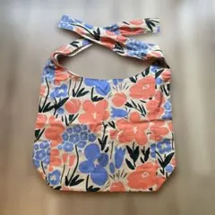 【日本未発売】UNIQLO × マリメッコ コラボ 花柄 ノットバッグのサムネイル