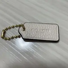 COACH ホワイトレザー タグ型キーホルダー