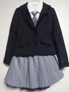 卒業式や発表会にぴったりの女の子用フォーマルスーツ4点セット