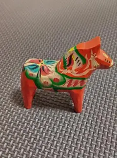 ダーラナホース　スウェーデン　赤馬