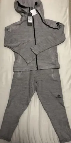 新品！アディダス　セットアップ