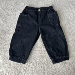 黒のポケット付きパンツ