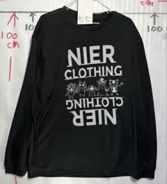 55 【NieR CLOTHING ロゴ＆キャラクタープリント 長袖Tシャツ】のサムネイル