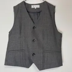 【超美品】GU ノーカラーベスト ショート丈 チャコールグレー Mのサムネイル