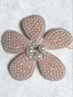 パール花ブローチ