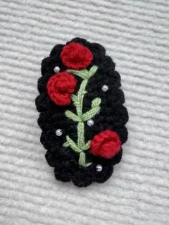 花柄刺繍バレッタ 黒赤