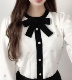リボン付きパールボタン長袖トップス