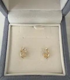 ジュエリーTSUTSUMI K10イエローゴールド　オパールピアス