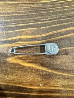 uniform experiment セーフティピン ブローチ