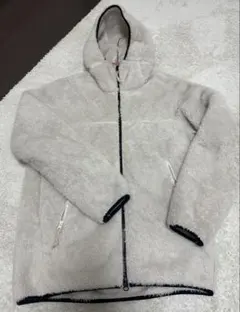 ホワイト フリースジャケット フード付き