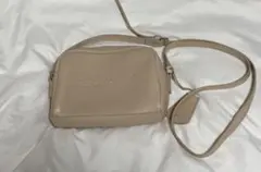 アニエスベー（agnès b.）ベージュ レザーショルダーバッグ