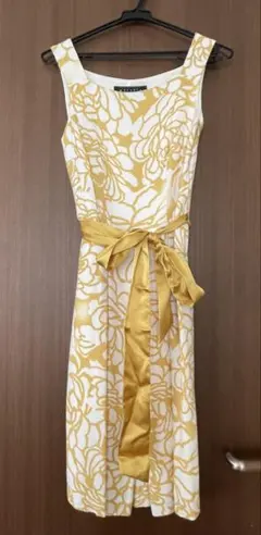 【38】MATERIA MILANO フラワープリント ノースリーブワンピース