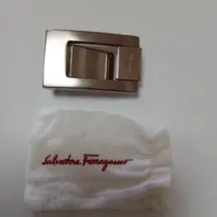 Salvatore Ferragamo ベルトバックル シルバー①のサムネイル