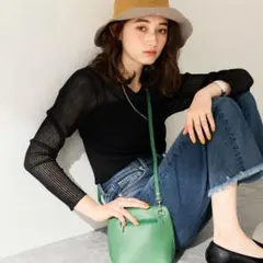 AULENTTI オウレンティ レザー ショルダーバッグ ポシェット グリーンのサムネイル