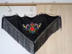 黒の花柄刺繍ストール